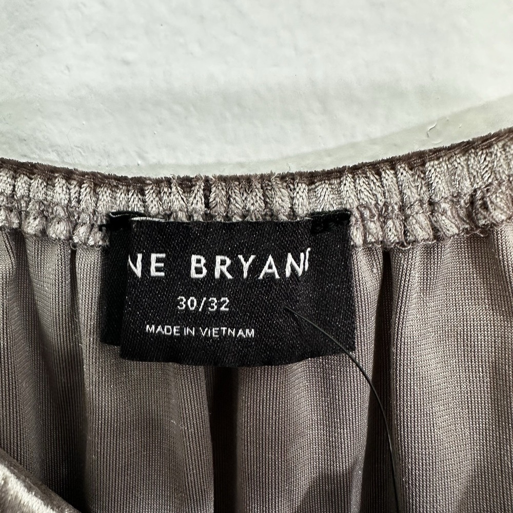 Lane Bryant New Womens Crushed Velvet Top 30/32 Sweetheart Neckline Ruched Taupe - Picture 4 of 8